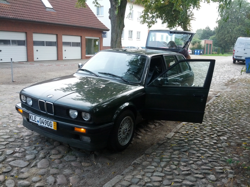 Illustration for article titled Anyone up for an E30 Touring Euro delivery?